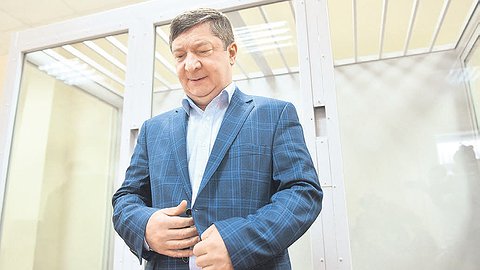 Девятнадцать лет, и никаких заслуг